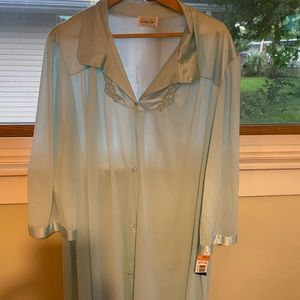 Vintage vanity fair size xxl long sleeve nightgown
